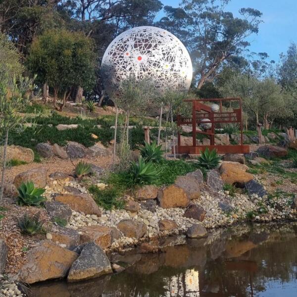 Silver-ball-sculpture-1000x1000