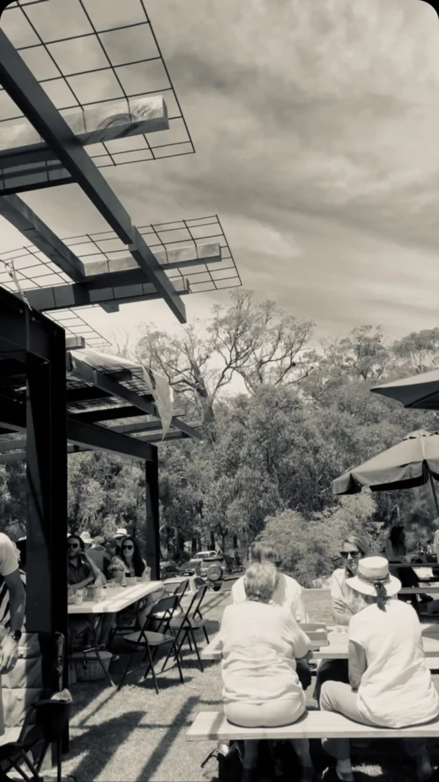 // MONUMENTAL JAZZ //

A Mid-Summer Serenade Featuring: Amelia Evans Quartet, presenting Bon Iver x Radiohead Project @ameliaevns #jazz #summertime